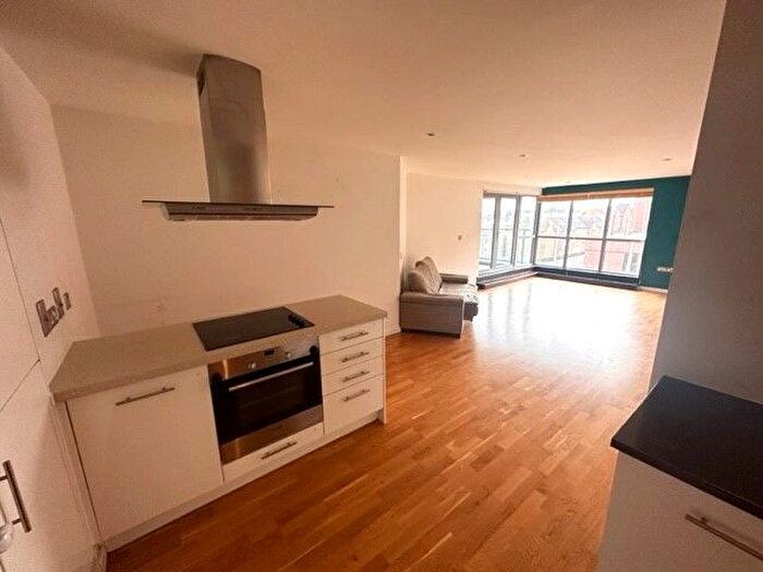 2 Bedroom Flat For Sale In Church Street East, Horsell, Woking, GU21