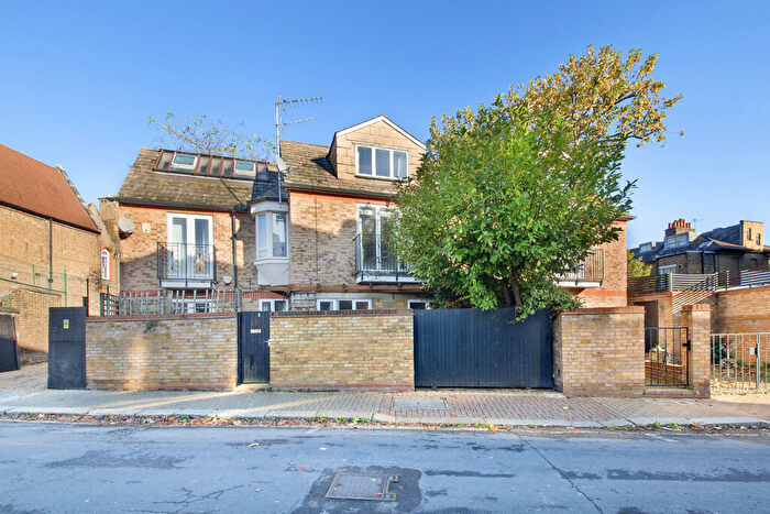 1 Bedroom Flat For Sale In Bolingbroke Walk, Battersea Park, SW11