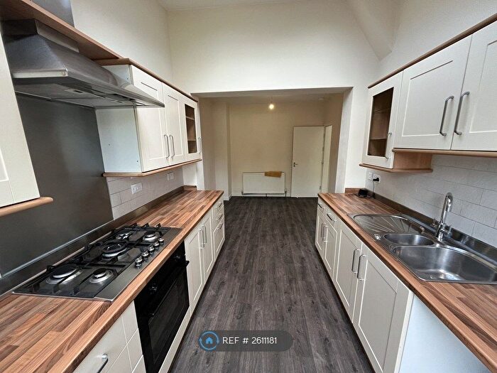 3 Bedroom Semi-Detached House To Rent In Lindisfarne Road, Dagenham, RM8