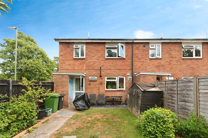 3 Bedroom End Of Terrace House For Sale In Whistler Close, Basingstoke, Hampshire, RG21