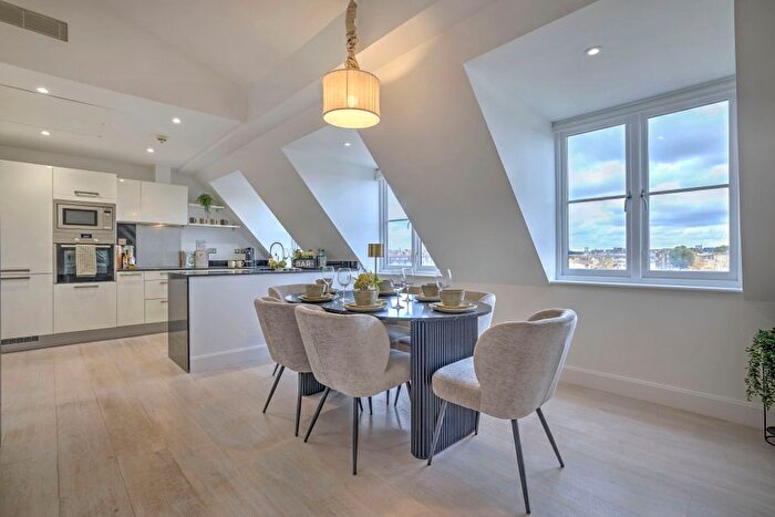 3 Bedroom Flat For Sale In Templeton Place, London, SW5