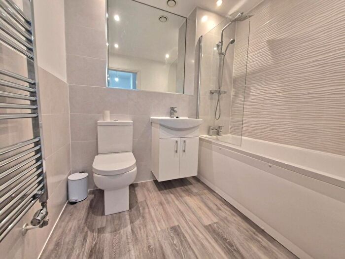 1 Bedroom Flat To Rent In Kensington Court, Luton, LU1