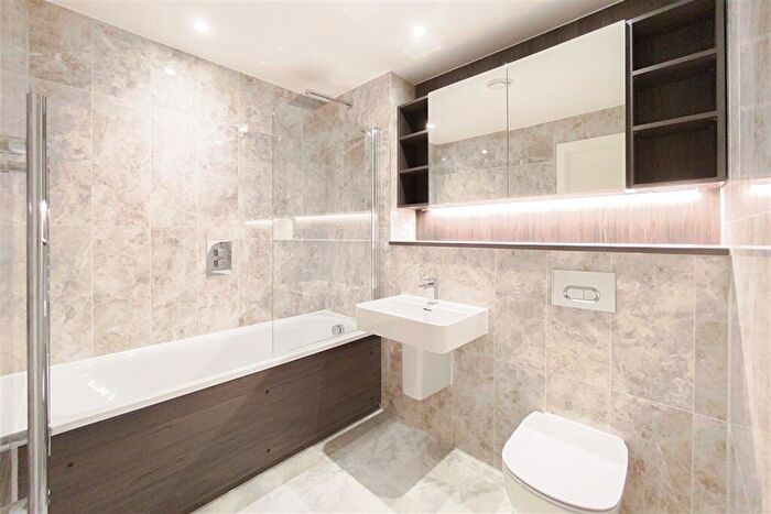 2 Bedroom Apartment To Rent In Elizabeth Tower, M15