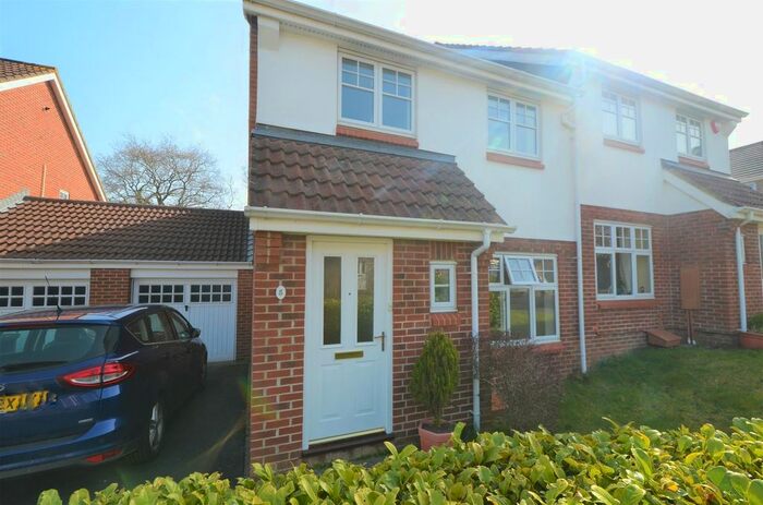 3 Bedroom Link Detached House To Rent In Cherry Arbour, Barnstaple, EX32