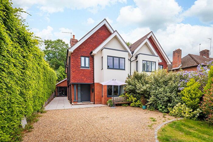5 Bedroom Semi-Detached House For Sale In Chestnut Avenue, Guildford, GU2