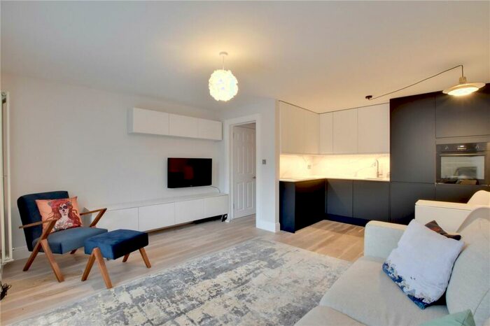 1 Bedroom Apartment To Rent In Eliot Park, London, SE13