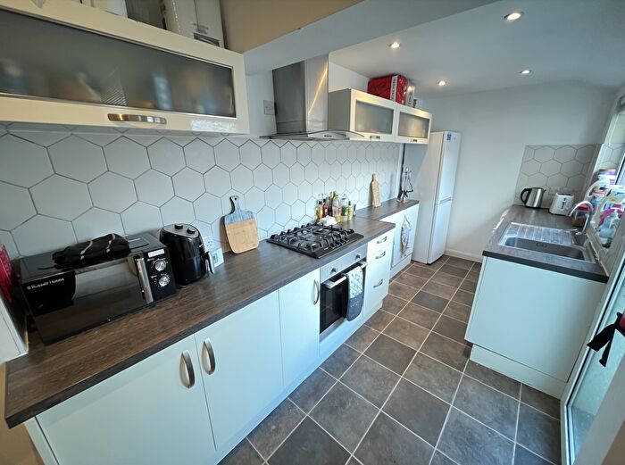 3 Bedroom Terraced House To Rent In Scorer Street, LN5