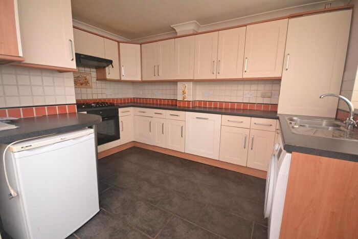 3 Bedroom Semi-Detached House To Rent In Durand Road, Reading, RG6