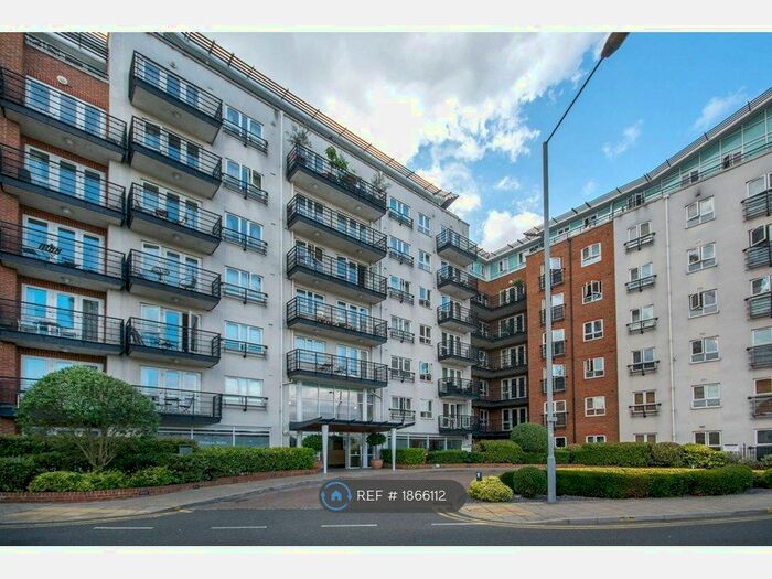 2 Bedroom Flat To Rent In The Royal Quarter, Kingston Upon Thames, KT2