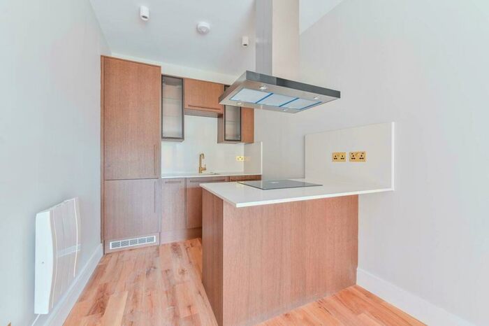 2 Bedroom Flat To Rent In Dalton Street, West Norwood, London, SE27