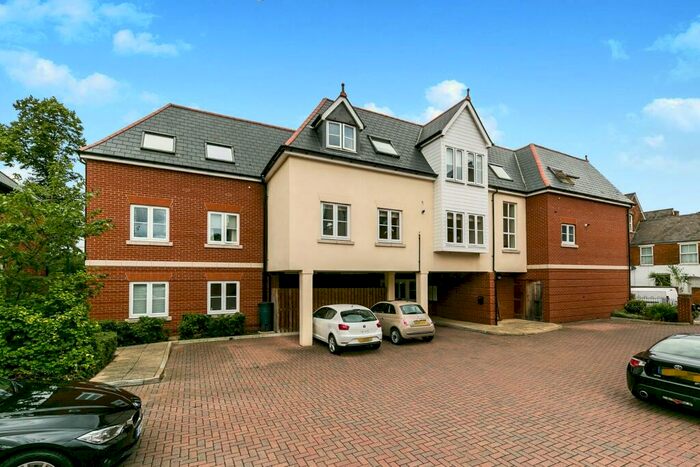 2 Bedroom Apartment To Rent In Boundary View, Guildford, GU1