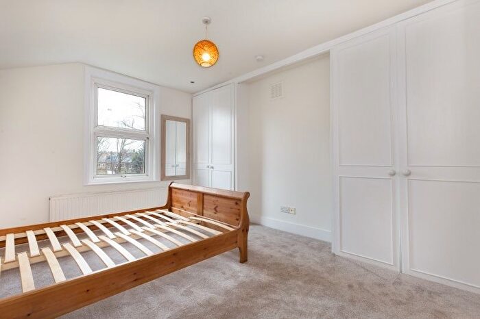 2 Bedroom Detached House To Rent In Gleneagle Road, Streatham, SW16