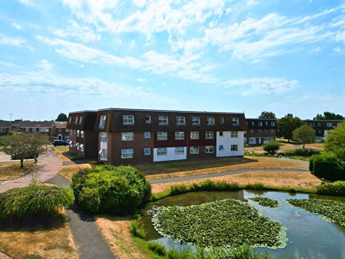 2 Bedroom Flat For Sale In Westlake Gardens, Worthing, BN13