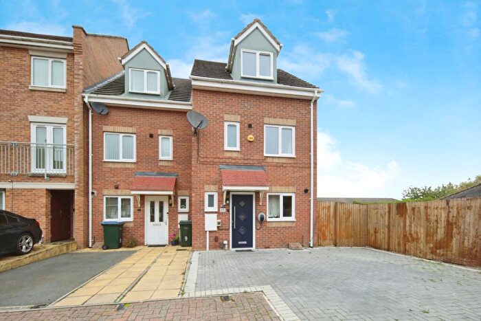 3 Bedroom End Of Terrace House For Sale In Bellamy Close, Coventry, West Midlands, CV2