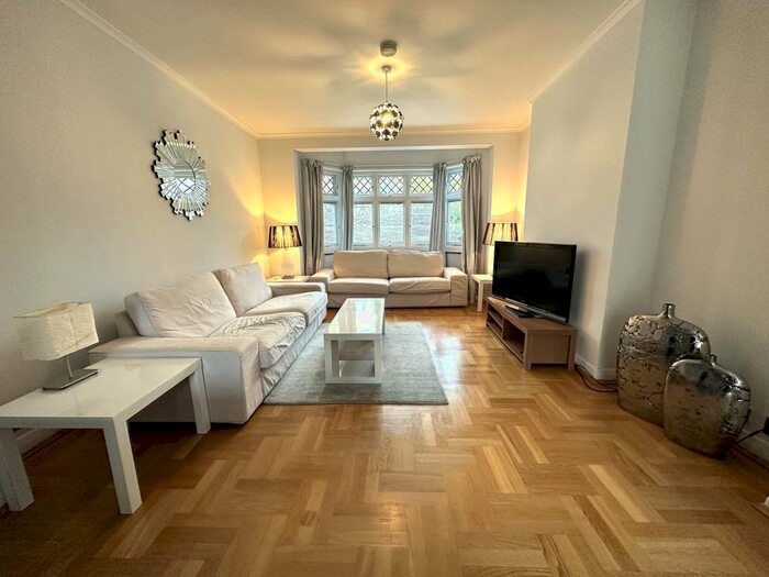 4 Bedroom Terraced House To Rent In Princes Gardens, West Acton, London, W3