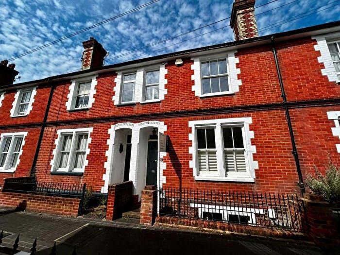 4 Bedroom Property To Rent In Stoke Fields, Guildford, GU1