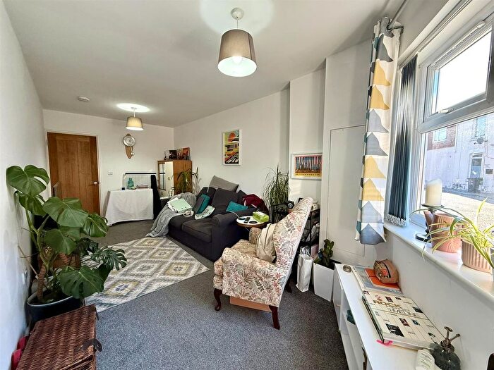 2 Bedroom Flat To Rent In Guildford Road, Portsmouth, PO1