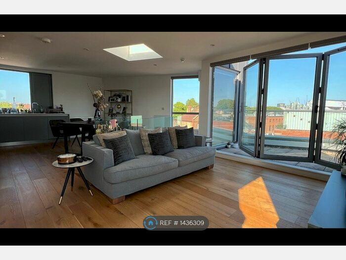 2 Bedroom Flat To Rent In Putney Bridge Road, London, SW15