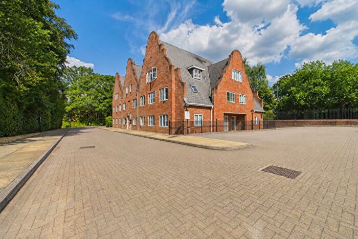 1 Bedroom Flat To Rent In Paddock House, Burleigh Road, Ascot, Berkshire, SL5