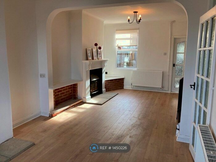 3 Bedroom Terraced House To Rent In Priory Road, Gloucester, GL1