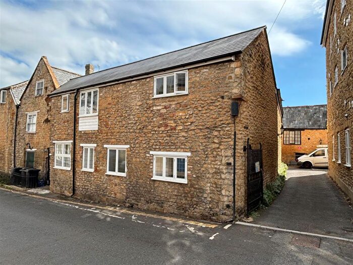 2 Bedroom Flat For Sale In Abbey Street, Crewkerne, TA18