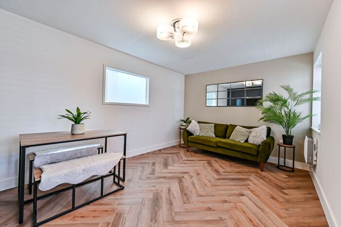 1 Bedroom Flat To Rent In Polygon Road, Mornington Crescent, London, NW1