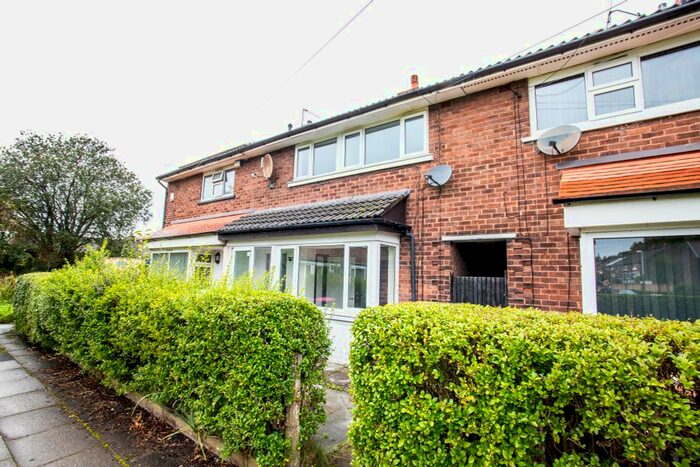 3 Bedroom Terraced House To Rent In Crescent Drive, Manchester, M38