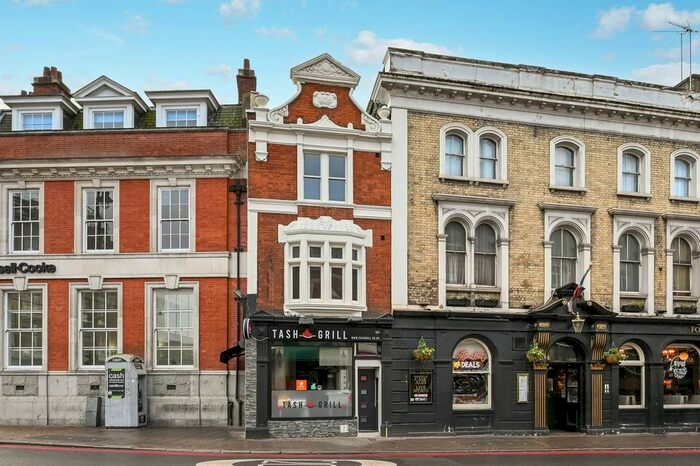 2 Bedroom Flat To Rent In Upper Richmond Road, Putney, London, SW15