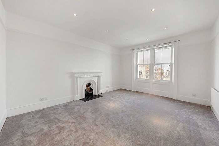 2 Bedroom Flat To Rent In Queens Gate Terrace, South Kensington, London, SW7