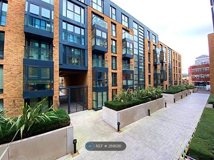 2 Bedroom Flat To Rent In Southside, Birmingham, B5