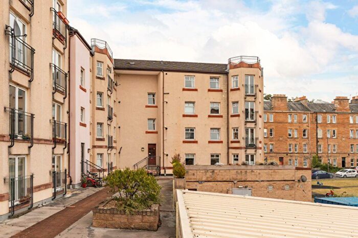 2 Bedroom Flat For Sale In / Stewart Terrace, Edinburgh, EH11