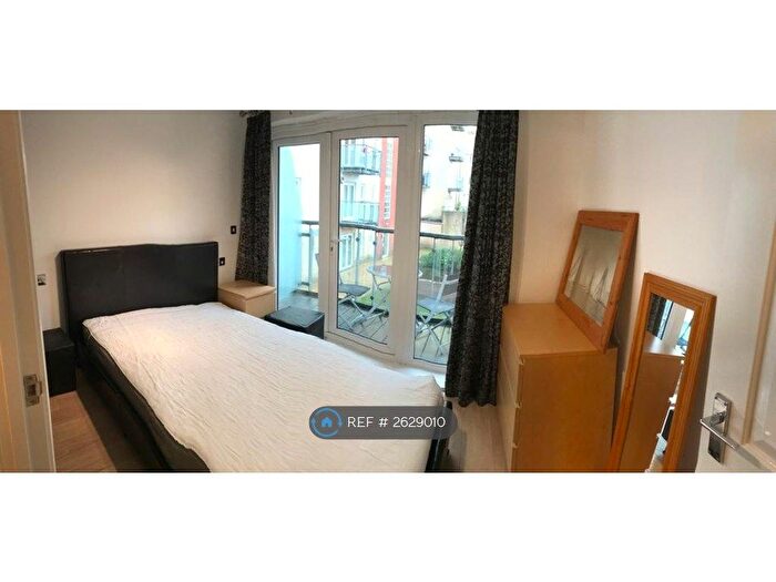 1 Bedroom Flat To Rent In Lower Canal Walk, Southampton, SO14