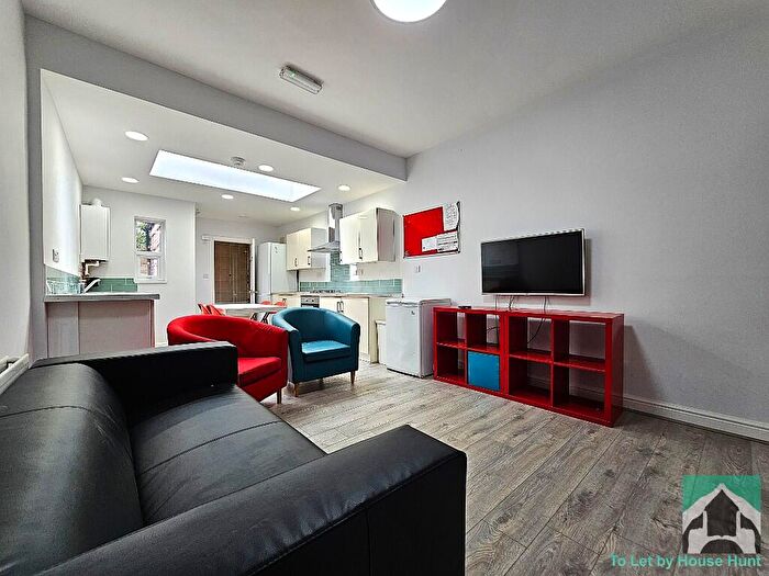 5 Bedroom Terraced House To Rent In Tiverton Road, Birmingham, B29