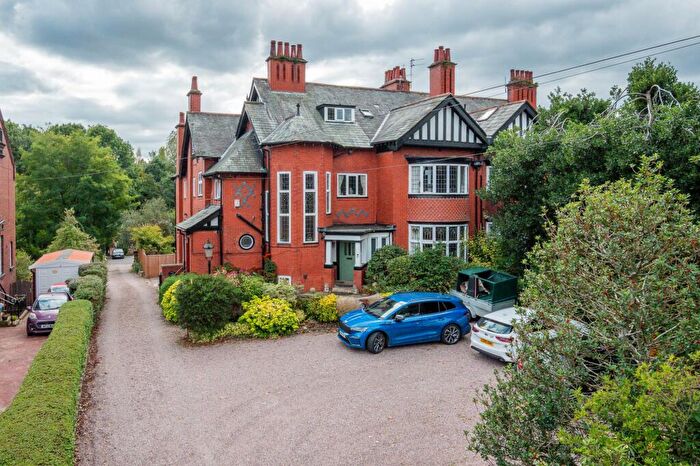 6 Bedroom Semi-Detached House For Sale In Urmston Lane, Stretford, M32