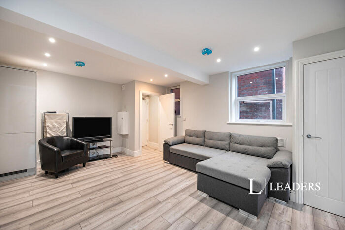 1 Bedroom Flat To Rent In Yarborough Road, Southsea, Hampshire, PO5