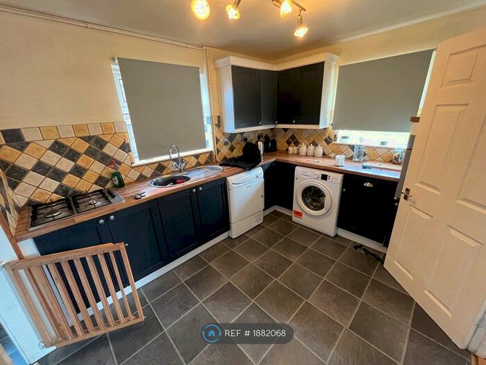 4 Bedroom Semi-Detached House To Rent In Stothard Road, Bristol, BS7
