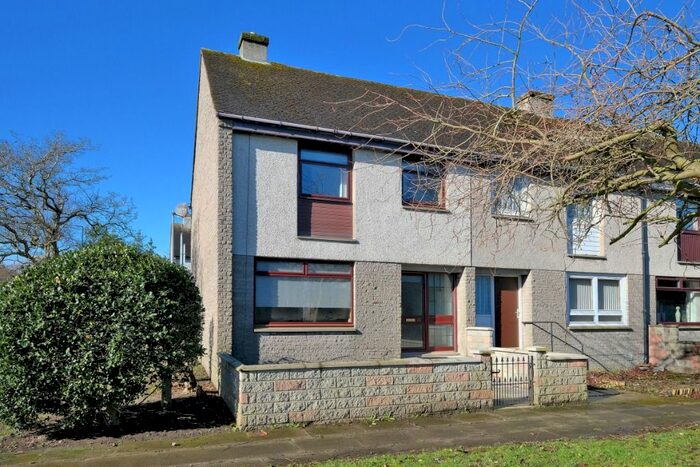 3 Bedroom Terraced House To Rent In Plane Tree Road, Cornhill, Aberdeen, AB16