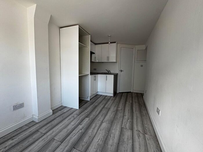 Studio To Rent In Lindsey Close, Mitcham, CR4
