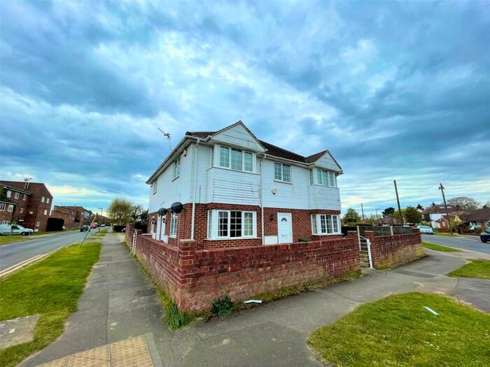 1 Bedroom Maisonette To Rent In The Drive, Horley, Surrey, RH6