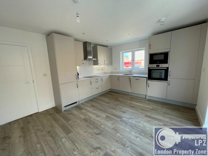 3 Bedroom Detached House To Rent In Braming Crescent, Tunbridge Wells, TN2