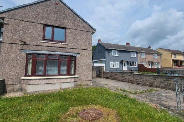2 Bedroom Property To Rent In Brynawelon, Llanelli, SA14