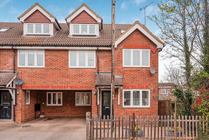 4 Bedroom Semi Detached House For Sale In Cedarwood Drive, St. Albans, St Albans, AL4
