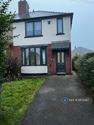 4 Bedroom Semi Detached House To Rent In Warminster Road, Sheffield, S8