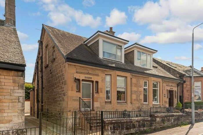 3 Bedroom End Of Terrace House To Rent In Scott Grove, Hamilton, ML3