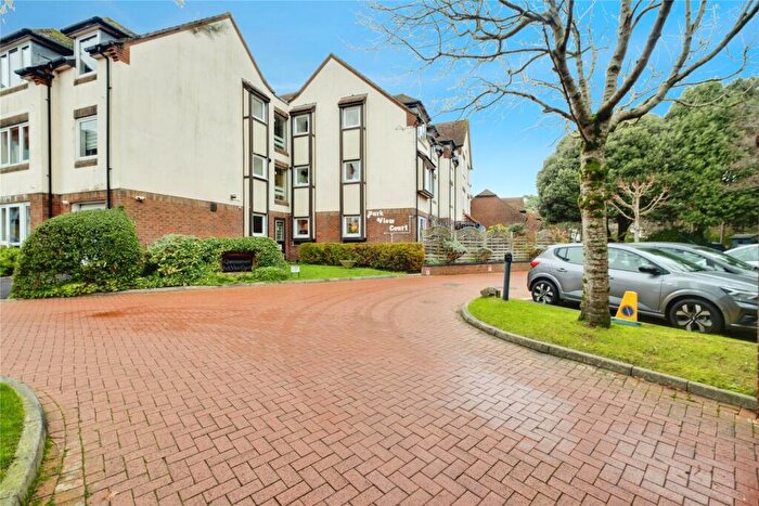 2 Bedroom Apartment For Sale In Park View Court, Queens Park, BH8