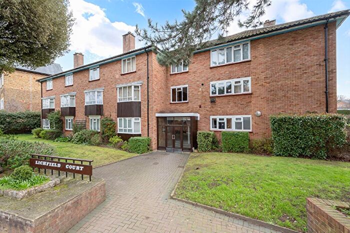2 Bedroom Flat For Sale In Claremont Road, Surbiton, KT6