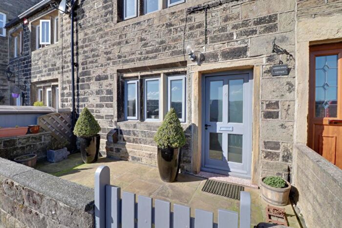 2 Bedroom Character Property For Sale In Upper Hagg, Thongsbridge, Holmfirth, West Yorkshire, HD9