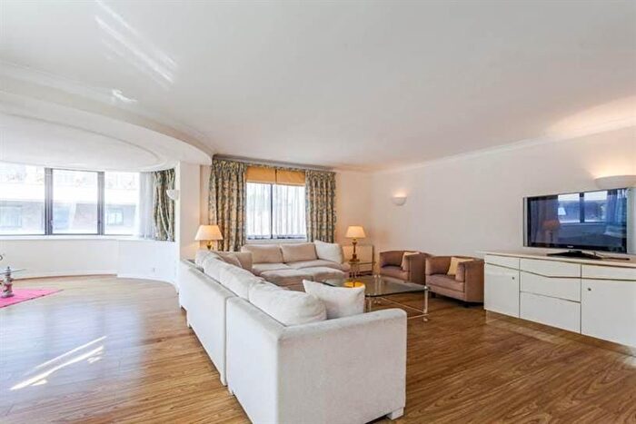 3 Bedroom Flat To Rent In The Terraces, Queens Terrace, London, NW8