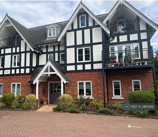 1 Bedroom Flat To Rent In The Lodge, Gerrards Cross, SL9