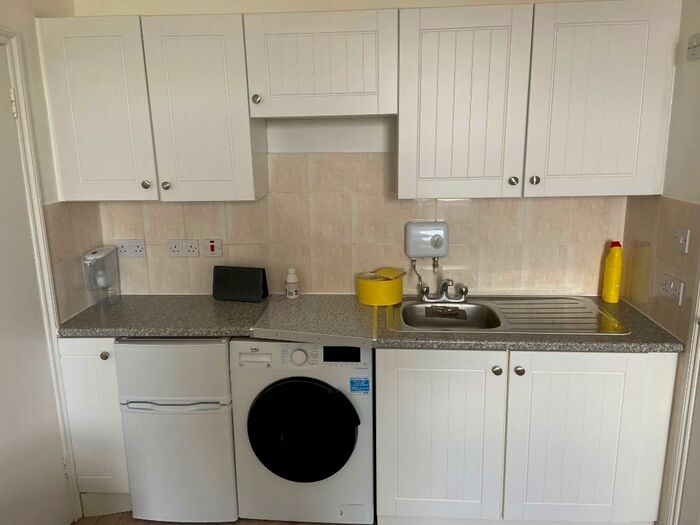 Studio To Rent In West End Lane, London, NW6